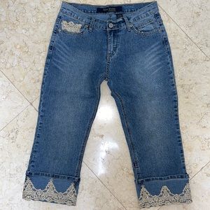 COUTURE LACE & STONE CAPRI